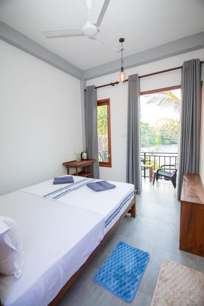 Light House Beach Home Matara Bilik gambar